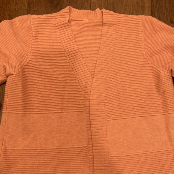 Women’s Size S shrug ribbed design - Picture 2 of 2